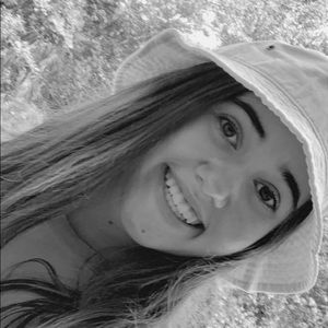 Meet your Posher, Claire